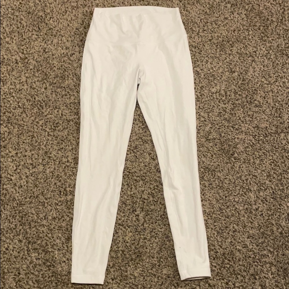 white lululemon leggings